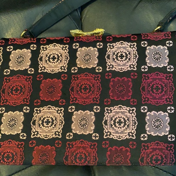 Vintage bag with chic style is perfect 🌺 - Picture 6 of 9